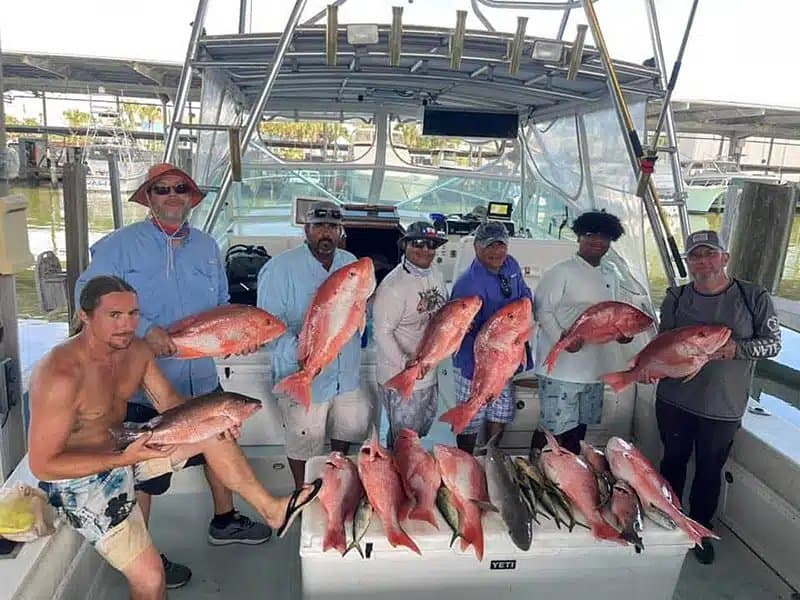 Caught an absolute HAMMER Red Snapper, 140' in the Gulf of Mexico!! : r/ Fishing